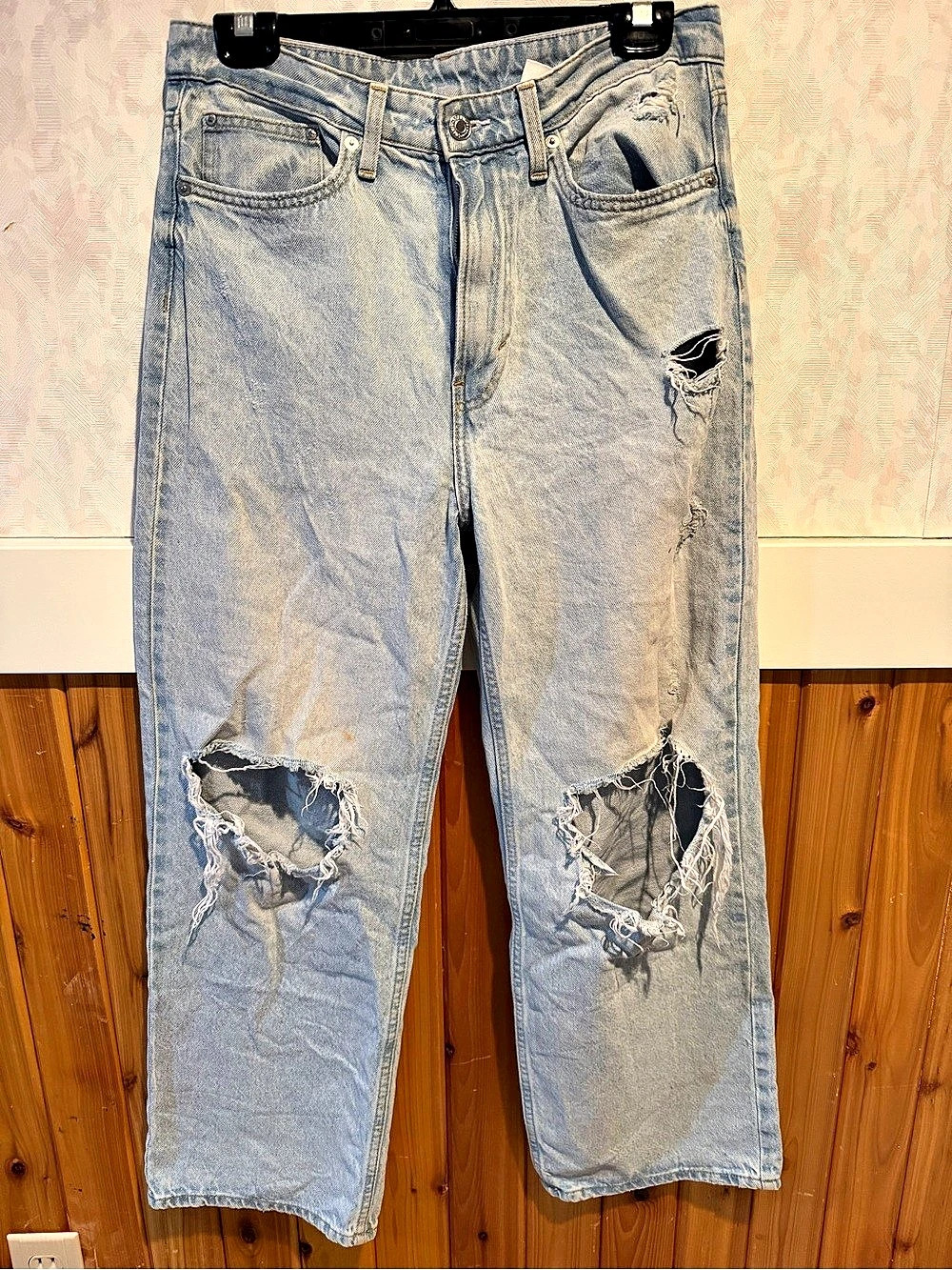 &Denim Straight Couple Jean Distressed Straight Leg Jeans in faded Blue Size US